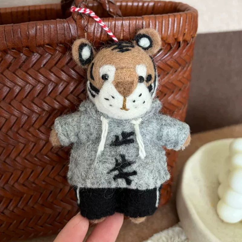 尼泊尔手工羊毛毡卷毛狮子老虎包挂件可爱精致卡通包挂饰毛毡玩偶