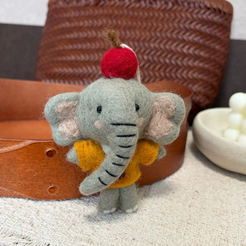 Nepalese handmade wool felt cute elephant bag pendant exquisite cartoon baby elephant doll keychain car pendant