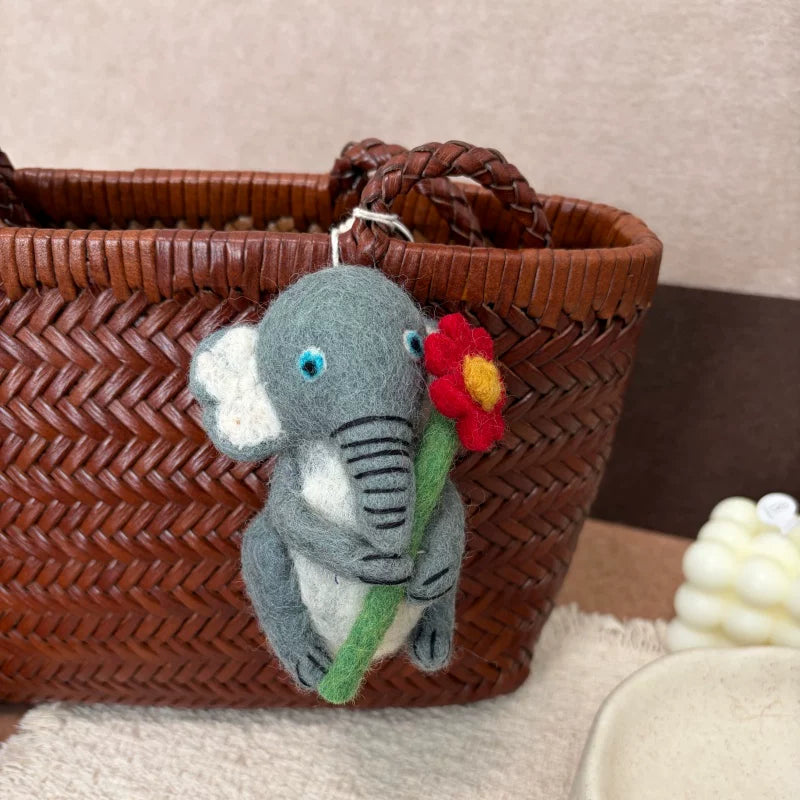 Nepalese handmade wool felt cute elephant bag pendant exquisite cartoon baby elephant doll keychain car pendant