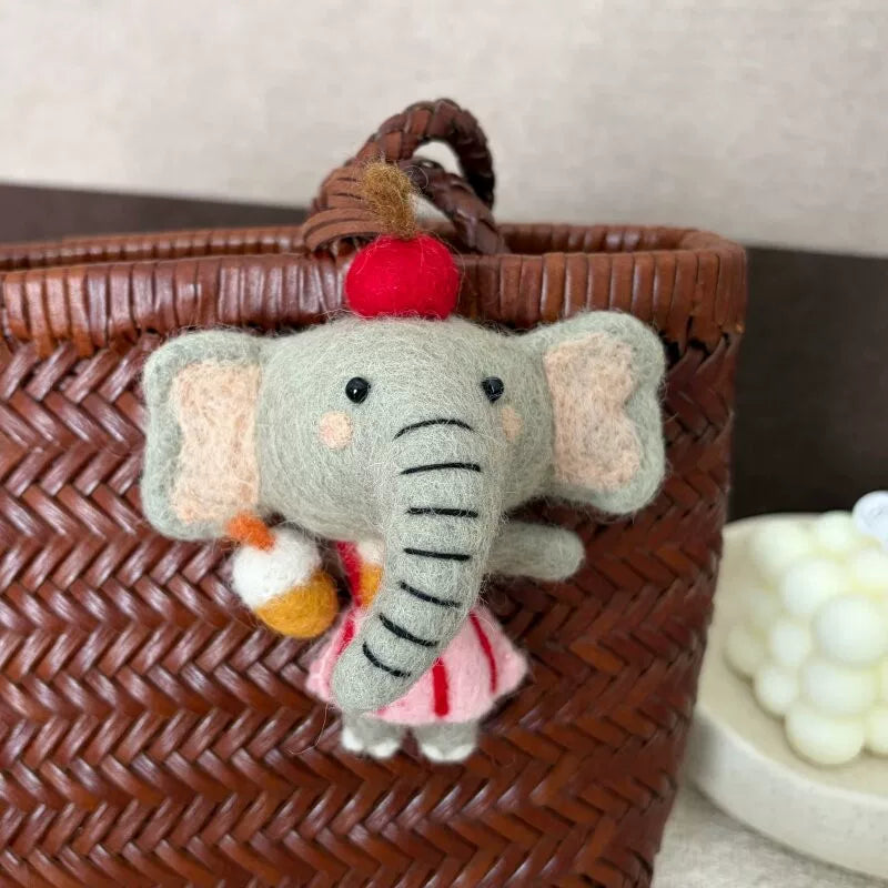 Nepalese handmade wool felt cute elephant bag pendant exquisite cartoon baby elephant doll keychain car pendant