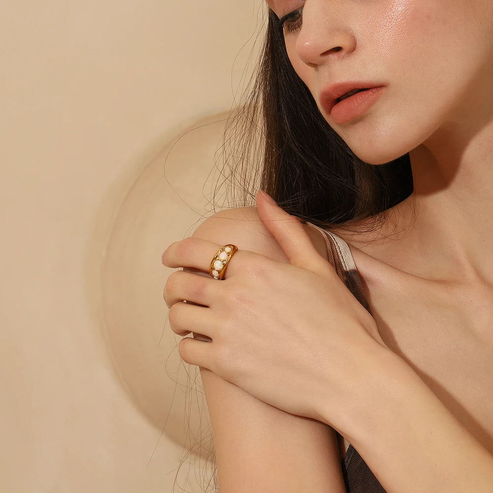 New Design Luxury Round Opal Stone Ring Stainless Steel PVD Plating Women Jewelry Accessories