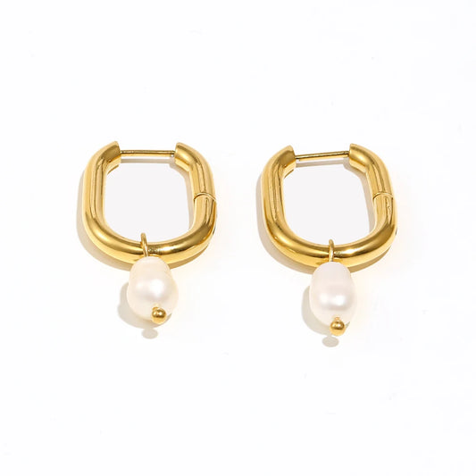 Brinco de Argola Dourado de Aço Inoxidável Antiferrugem à Prova D'Água com Pingente de Pérola de Água Doce em Formato de U Para Mulheres