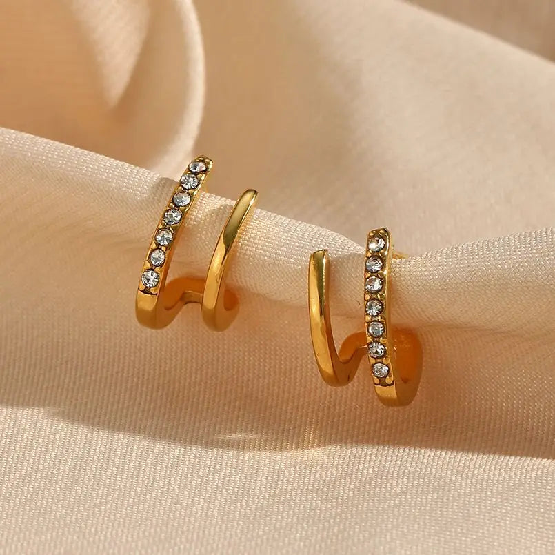 Brincos de argola duplos vazados com cristais para mulheres Pequenos brincos de pino de aço inoxidável banhados a ouro