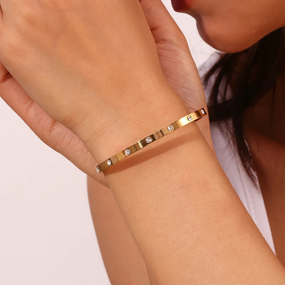 Pulseira Fivela Zircônia Pontilhada Resistente à Água Aço Inoxidável 316L para Mulheres Joia Banhada a Ouro 18K