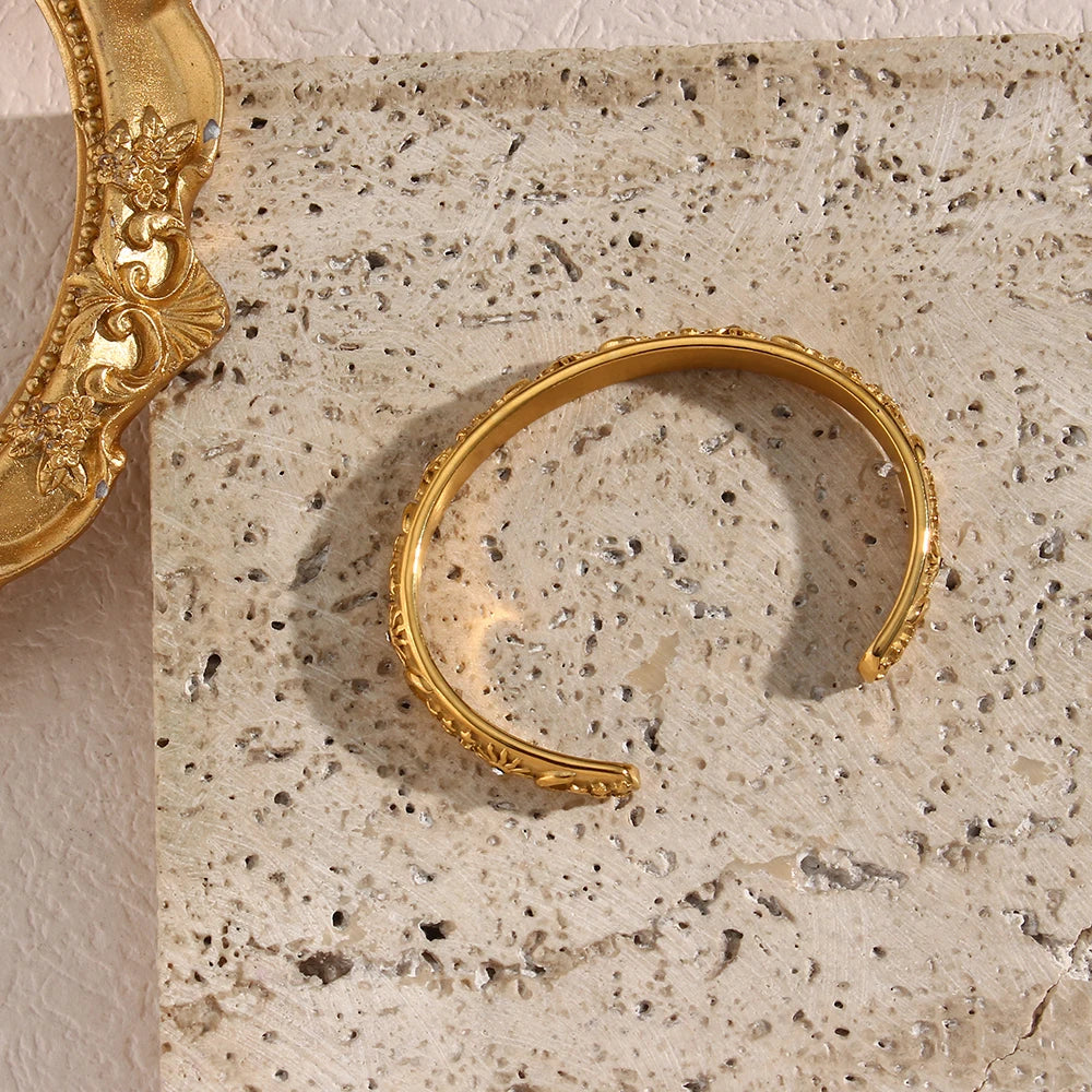 Pulseira Clássica com Sol, Lua e Estrela, Banhada a Ouro 18K, Resistente a Manchas, Joia de Aço Inoxidável